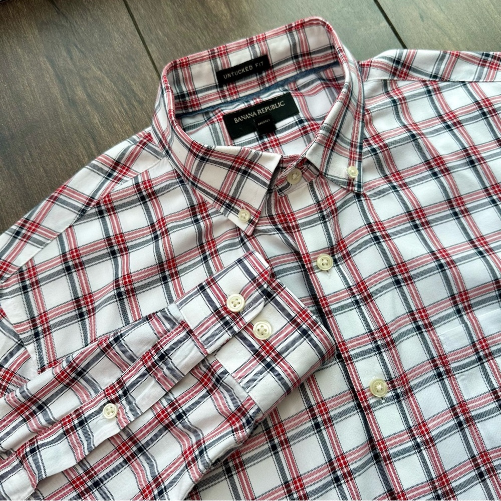 Banana Republic Men’s Button Down - Oxford - Medium -  Red Black White Plaid
